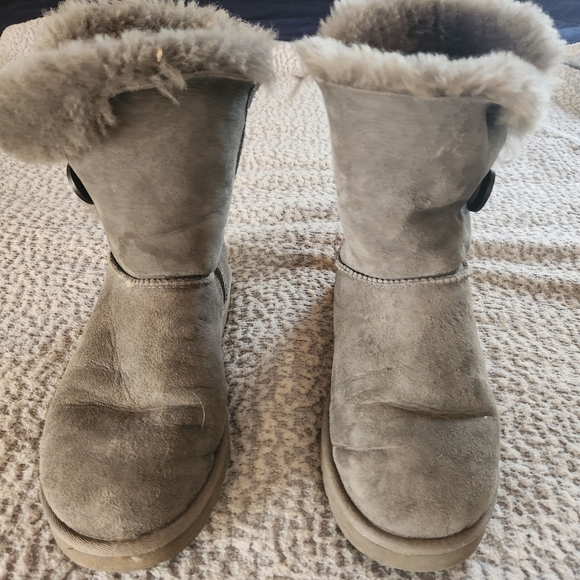 Boots - Picture 3 of 3